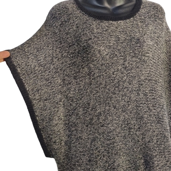 Cato Women's Gray Black Silver Sweater Size L - Picture 6 of 9
